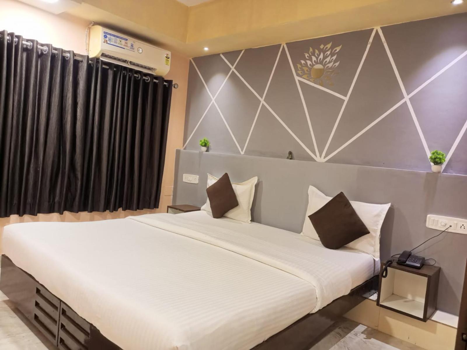 Hotel Harmony Jāmnagar Екстериор снимка